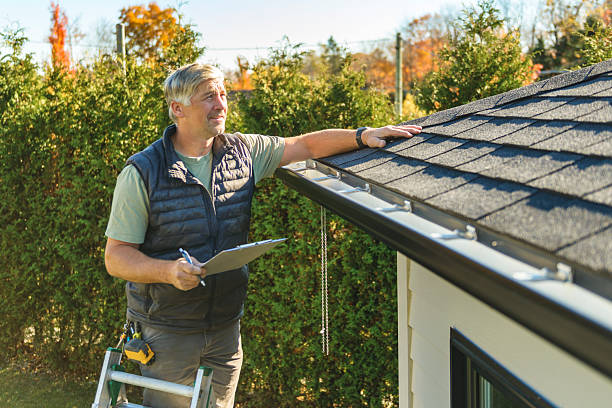 Professional Roofing technician working in Raleigh, MS
